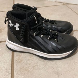 Girl under armour shoes